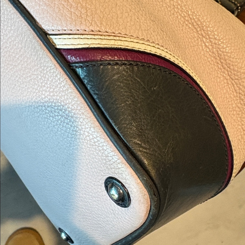 Coach  2085  Laura Spectator shoulder bag  leather pink/charcoal kisslock  3 com - Picture 13 of 16